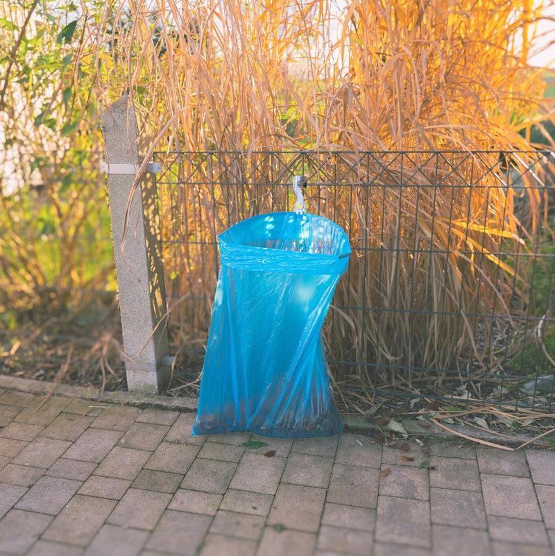 mit verschiedenen Haltern und Haken platziert, ist der O-Spring mobil einsetzbar, auch im Garten