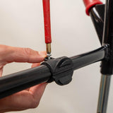 Toolflex Rohrschelle mit O-Spring, einfache Montage an einer Sackkarre mit Schraubendreher
